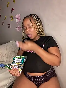 JuicyMellow21 webcam