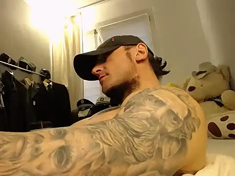 ballardbret (Ask my age) - Cock stroking, flexing, dirty talking. X