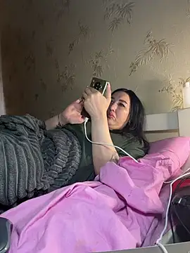 Naughtbaby_2025 webcam