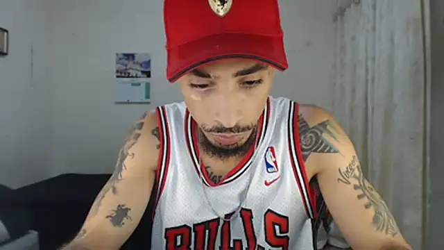 emiliano_hottt webcam