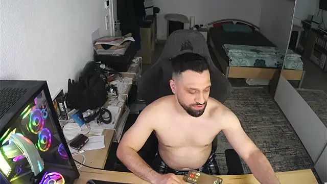 yaraktisdan - Yaraktisdan's free webcam - UK Sex Cams