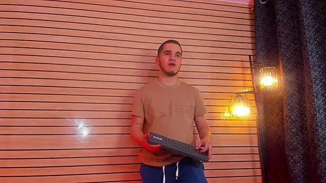 thebatmansion - TheBatMansion's free webcam - UK Sex Cams