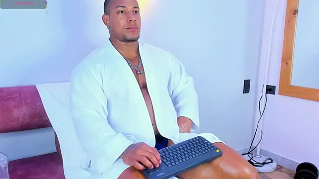 Travis_lenox_ webcam