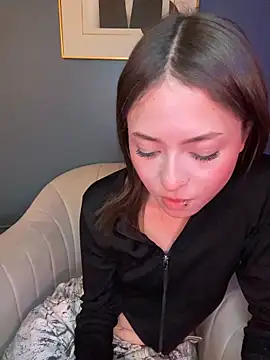 prettyamber - PrettyAmber's free webcam - UK Sex Cams