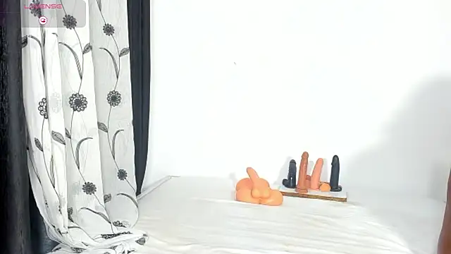 CREAMY_BUBBLEGUM webcam