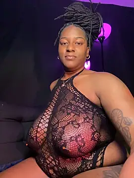 GirthGoddessCoco webcam