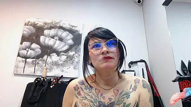 donnajoness - DonnaJoness's free webcam - UK Sex Cams