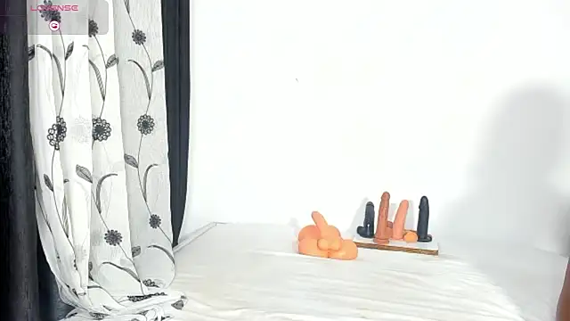 CREAMY_BUBBLEGUM webcam