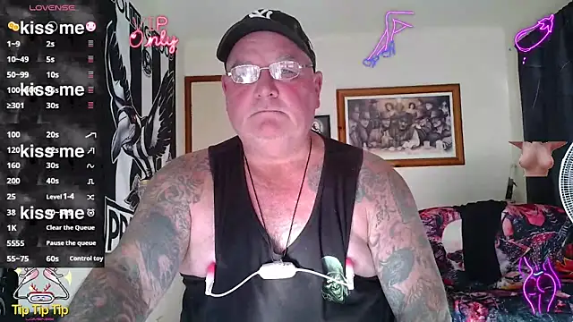 KINKYBLUEYES69 webcam