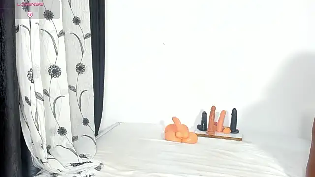 CREAMY_BUBBLEGUM webcam