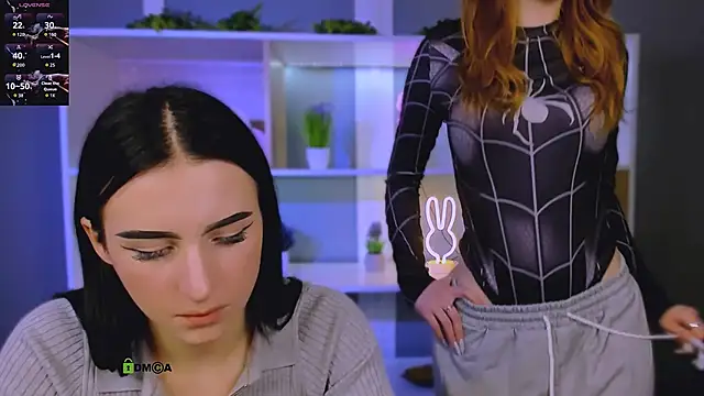 alia_skay (G teen) - stick out one's tongue😛