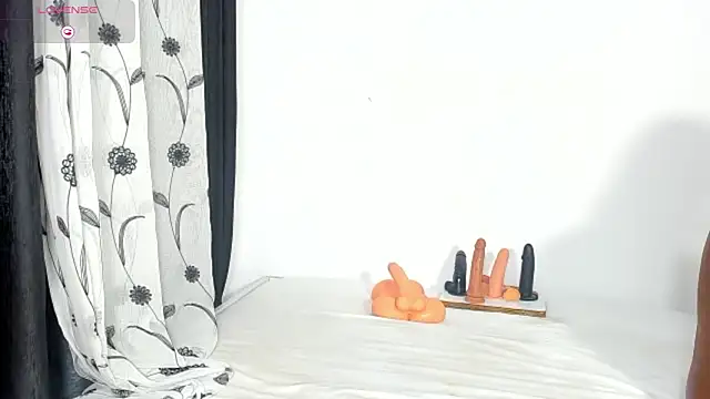 CREAMY_BUBBLEGUM webcam