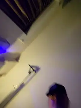 Hotredheadandtoungelasher webcam