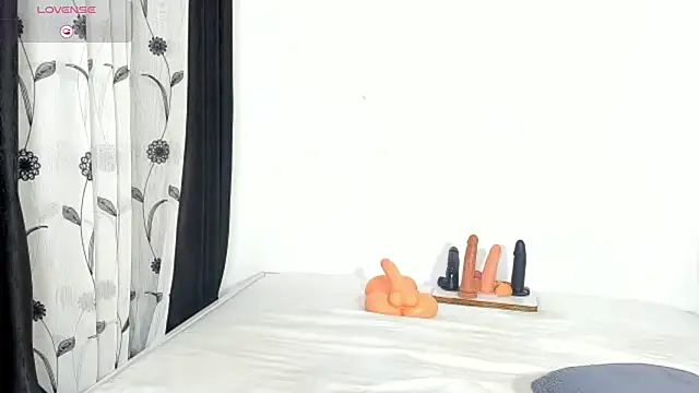 CREAMY_BUBBLEGUM webcam