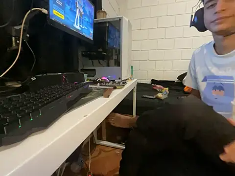 Max_TheHorseDick webcam