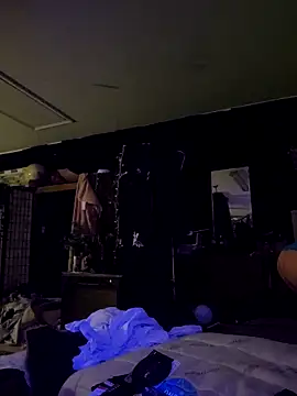 Hotredheadandtoungelasher webcam