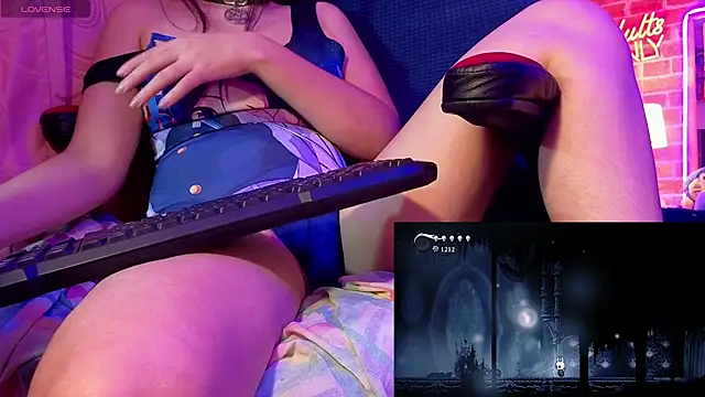 Yorumakie_777 webcam