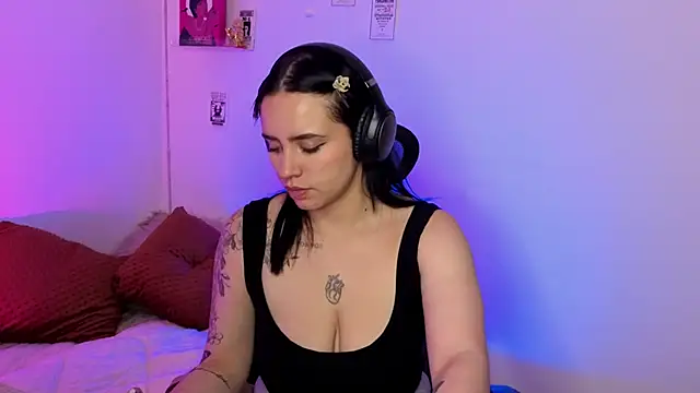 emily_lindey - Emily_Lindey's free webcam - UK Sex Cams