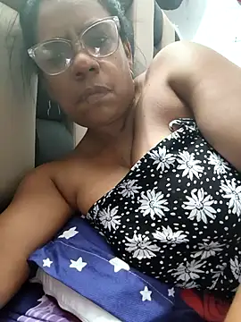 Zeyllyjhonson - Live Cams