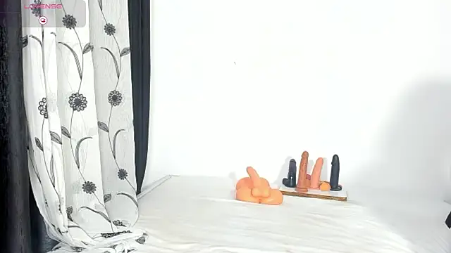 CREAMY_BUBBLEGUM webcam