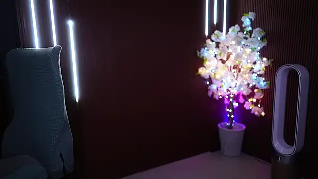 xxforyoureyesonlyxx webcam