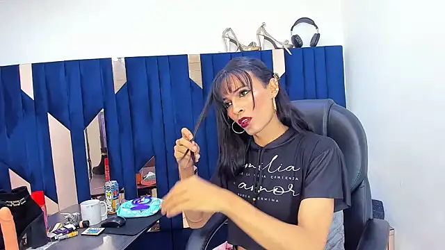 Aisha_hotts777 webcam