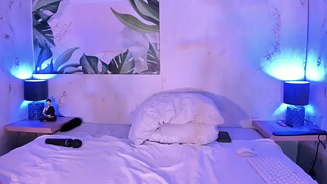 LIAH_IZUMI's Stripchat show and profile