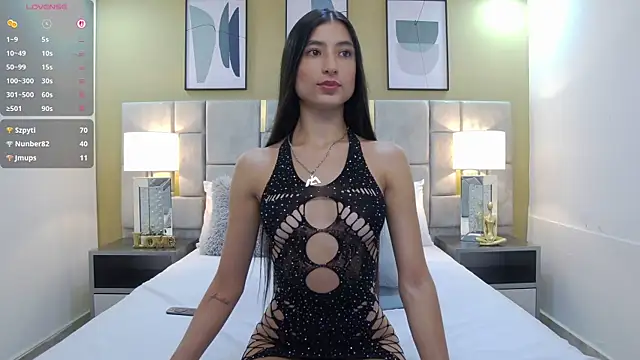 Little_Amarantha webcam