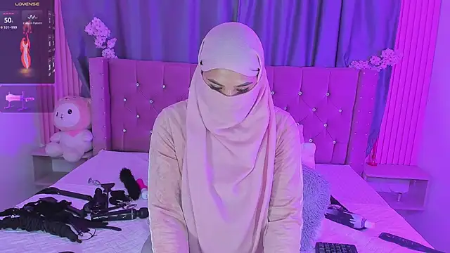 nayla-mouna (F young) - Slap ass until it's really red 🌸