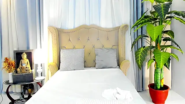 MochaliciousTransOnTop webcam