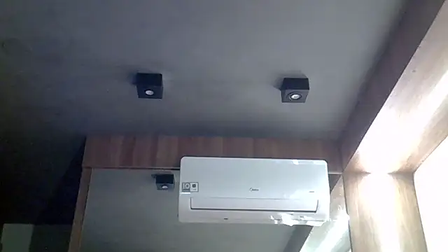 skinnykitten - SkinnyKitten's free webcam - UK Sex Cams