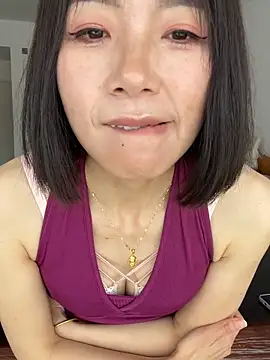 美女fafade2588在线直播