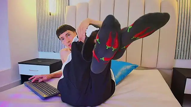 lian_cameron (M twink) - show cum+eat cum