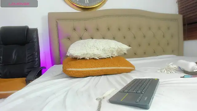 Adara_Ferrara webcam