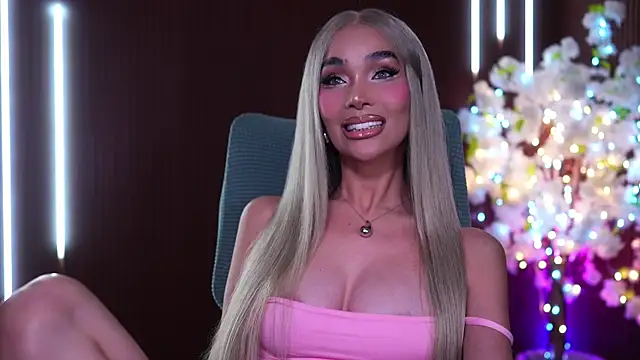 xxforyoureyesonlyxx's room