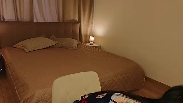 DeloresSaberi webcam