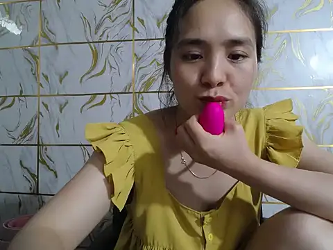 lyzizi_lovely09 - Lyzizi_lovely09's free webcam - UK Sex Cams