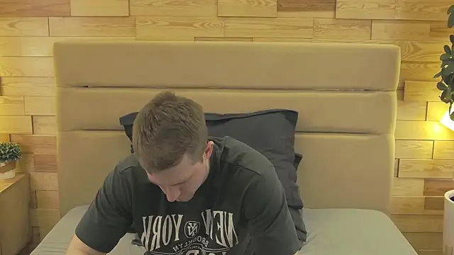 ethanpinkman - EthanPinkman's free webcam - UK Sex Cams