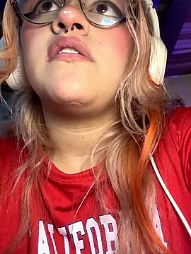 Sophia_Weest99 webcam