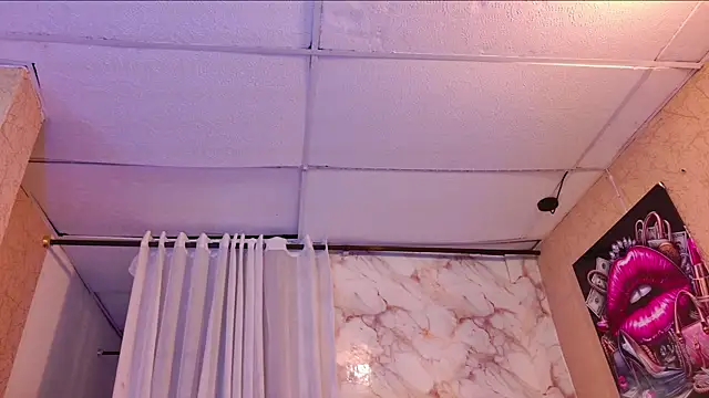 QueenSallyDesire webcam