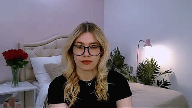 blonde_angell webcam