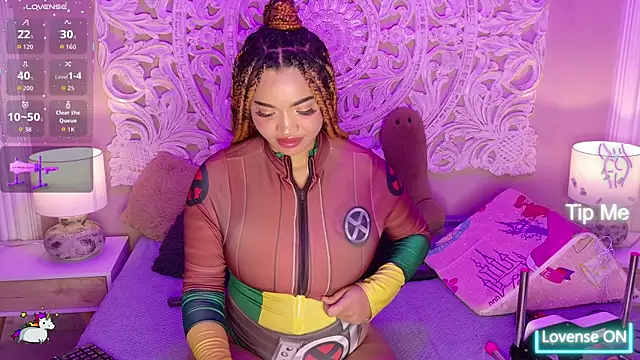 malaikabrown (F young) - hello ROGUE reveals her tits 👀🥵😱