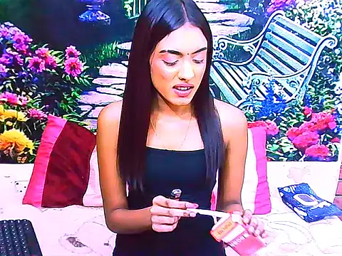 IndianPretty14u2Luv webcam