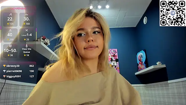 anna_robinson (F teen) - teasing with bare breasts