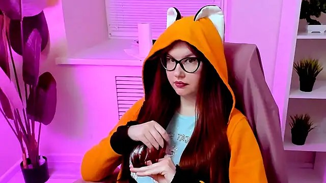 CarolGiggly live sex cam