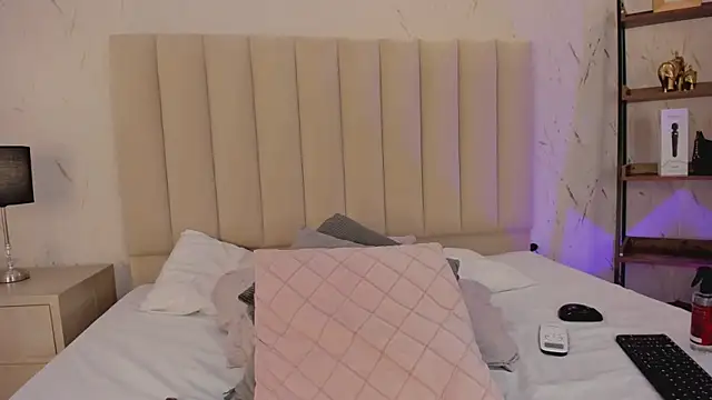 LilithHarperr_ webcam