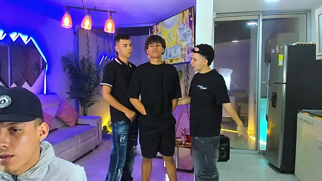 Houseofwarrios webcam