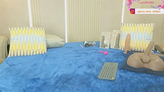 sabrina_shark_ webcam