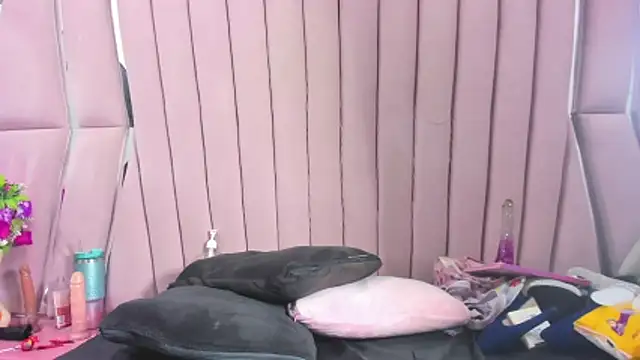 Sasha_Petitte webcam