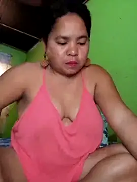 hotpussyxxx33x webcam